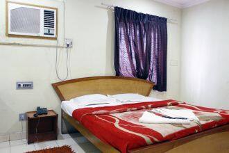 Royal Mid Town Lodge, Visakhapatnam 4